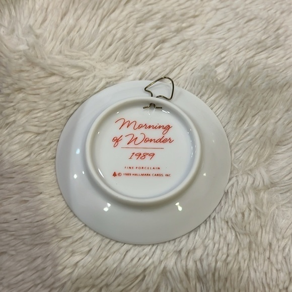 1989 Hallmark Keepsake Ornament Morning of Wonder - Picture 3 of 8